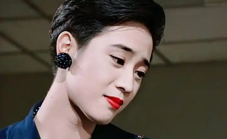 陈法蓉,1966年出生,是中国香港人,祖籍是江苏宿迁的,身高168cm,体重51