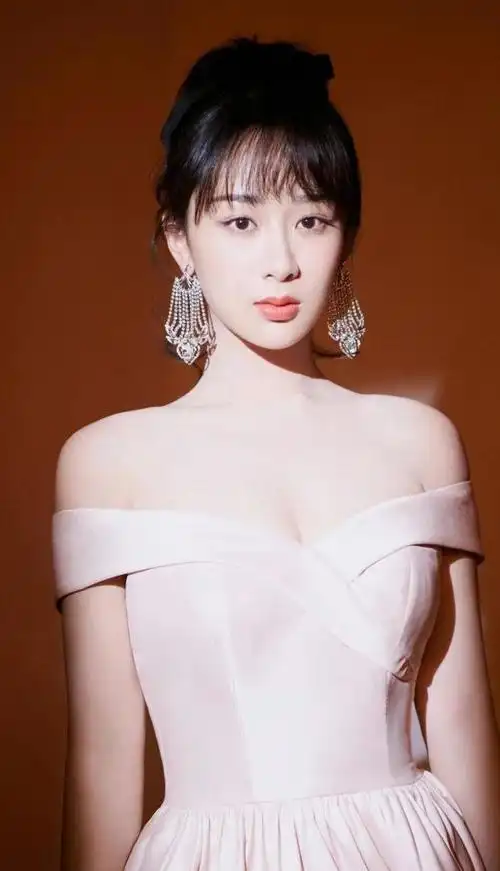 杨紫气质又减龄,美得焕然一新了