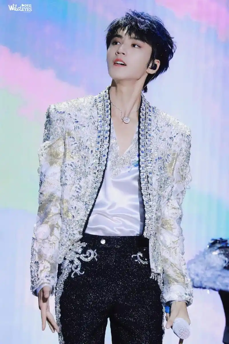 我来存图咯#王俊凯# #tfboys十年之约演唱会