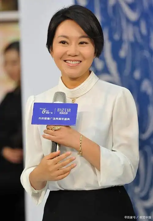 近期,中国电影界的一位杰出演员闫妮在电影《外婆的新世界》中挑战了