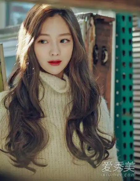 2018长发流行发型图片 女生什么脸型不适合留长发