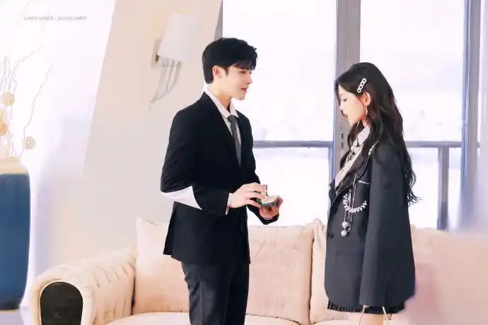 明越夜[超话]# 在一起 截修|壁纸 . 来自临渊雪 - 微博