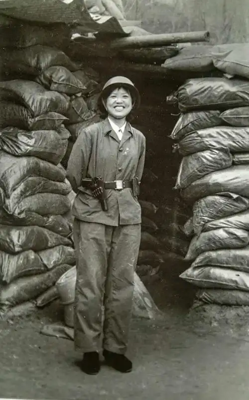 《真实的芳华》 纪念老山前线自卫反击战三十五周年,三八女子救护队