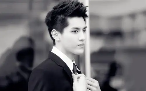 高冷酷范儿吴亦凡壁纸_迷人的高冷吴亦凡