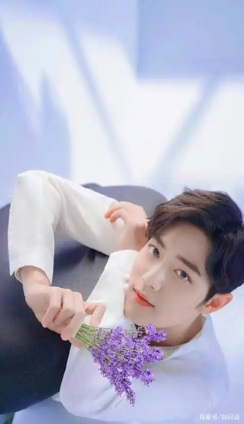 斯文又雅痞～肖战完美演绎"眼镜杀",深邃的眼神让人沦陷.