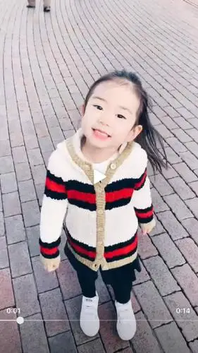 lucky长大了,戚薇女儿已经不是3岁小孩儿了!她已经5岁了!