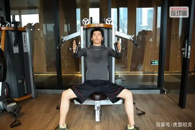 窦骁:健身达人,运动型男,魅力太大连赌王千金也抵挡不了