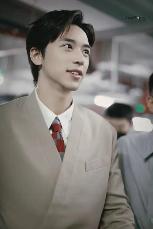 许魏洲超话#kenzo上海大秀#230728 kenzo上班是谁家的小可爱突然出现