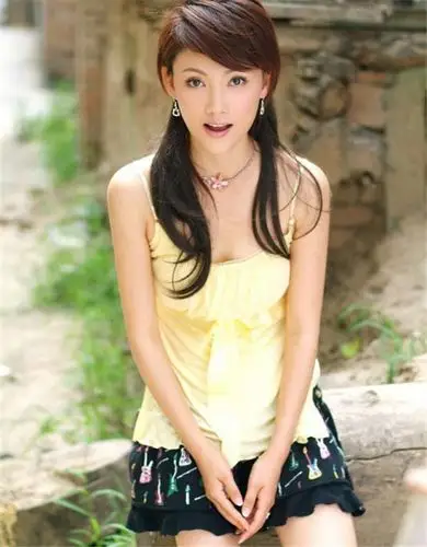 她因《蓝狐》走红,邓超黄渤对她赞不绝口,却在拍戏中出车祸去世