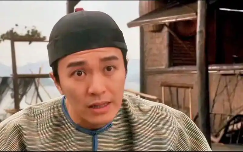 周星驰经典电影(九品芝麻官之白面包青天) 1/3