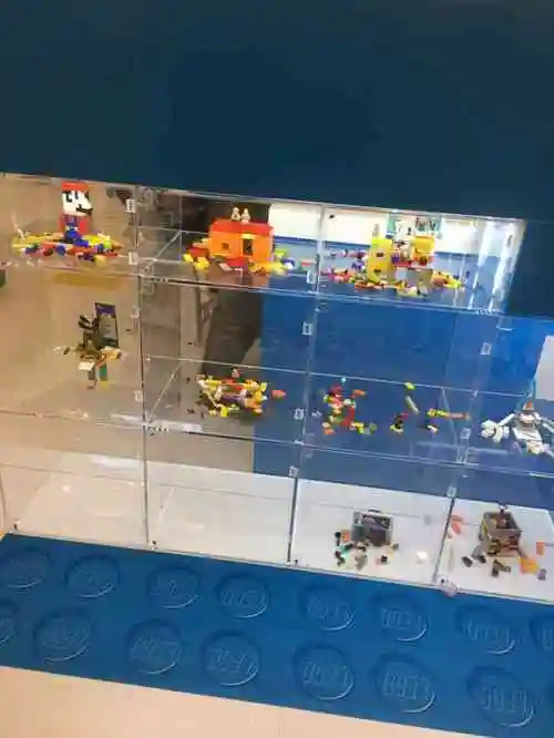 乐高(万象汇店)-"在万象汇溜达玩,看到新开的乐高店在搞活动.