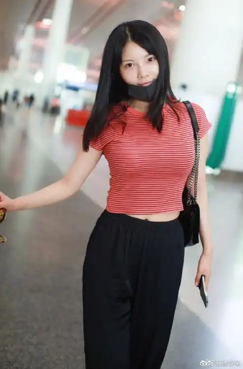 徐冬冬街拍造型#120斤女演员刘海儿造型街拍.近几年的照片.