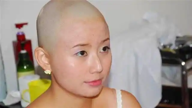 犯人入狱后,为什么无论男女统统都要剃光头?看完恍然大悟