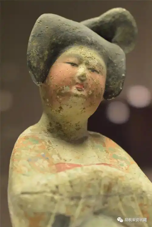 桃面微扬樱嘴翘丰姿神韵天朝貌大唐仕女陶俑掠影