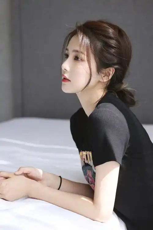 90后青春女星白鹿,侧面比正面还漂亮的演员_写真_电视剧_美女