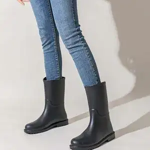 夏天穿的靴子夏季