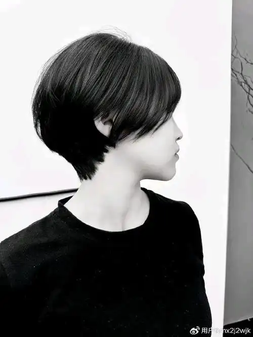 立体后脑勺短发,时尚还修饰头型,头骨扁平的姐妹别错过