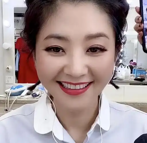 回顾主持人方琼结婚20年只生孩子不做饭副台长丈夫把她宠成宝