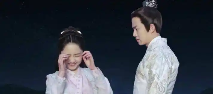 在接受采访时任嘉伦说:"因为陆绎这个角色台词本来就少,所以我就用