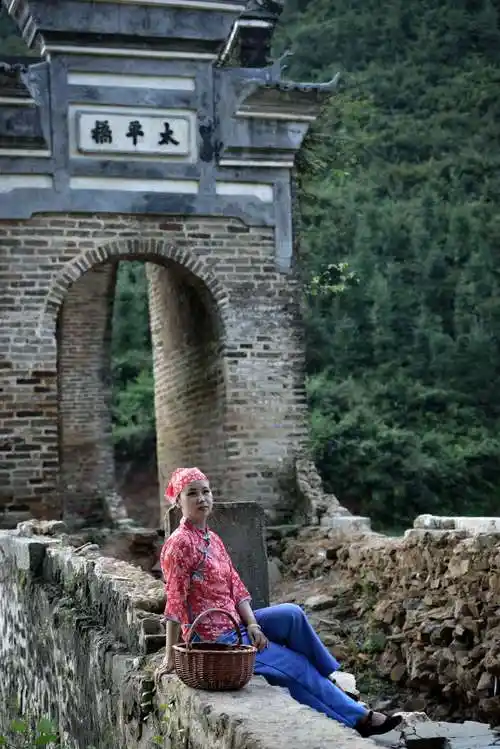 其它 疙梁上了妹妹 写美篇陕北的黄土高坡 都是那圪梁梁 走了一座山翻