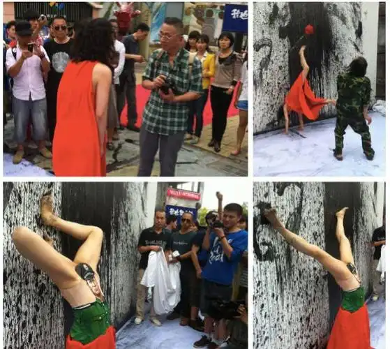 艺术奇案女艺术家表演反性骚扰行为艺术时遭侵犯