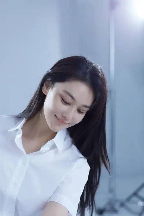 张馨予清水妆#"放大看毛孔都在打招呼"张馨予清水妆真的好漂亮啊!