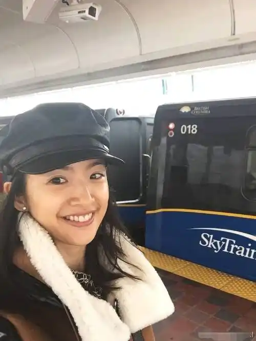 林依晨晒素颜照亲和力十足她笑起来还是记忆中湘琴的模样