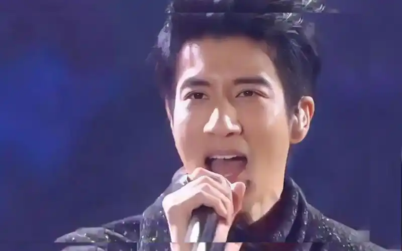 王力宏当年在央视春晚,喊得最惨的一嗓子,差点颠覆整个华语乐坛.