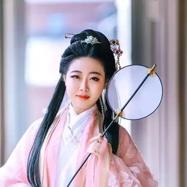 精致优雅带扇女生头像,唯美古风真人头像 - 古汉服
