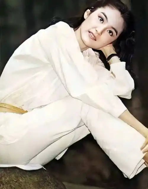 一代佳人林青霞:年轻时真是惊艳了时光,美得清丽脱俗_审美_时期_角色