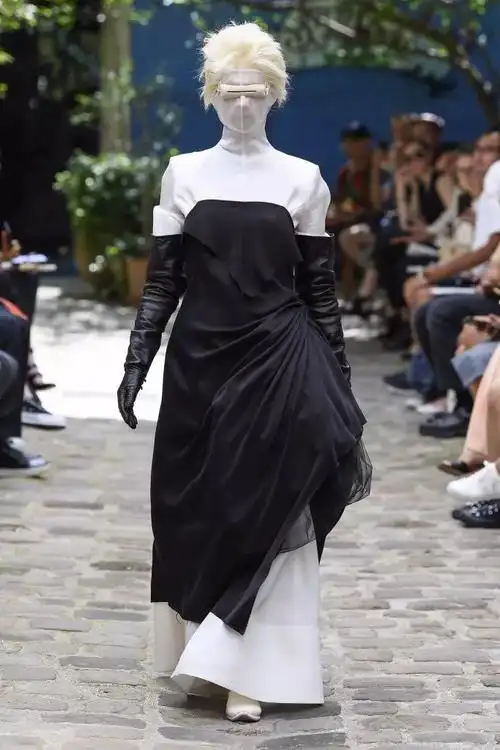 2019秋冬高定时装周上的创意造型设计