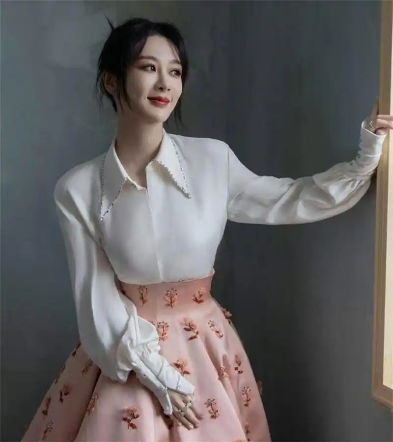 肩窄,脖子长还想比例好咋办?看完杨紫的穿搭,才悟出其中的精髓