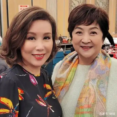 在香港娱乐圈能够呼风唤雨的不见得都是明星,艺人,事实上,一些资深