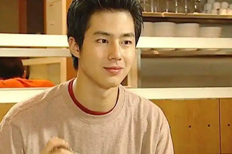 赵寅成出道和现在,寸头好帅!_电视剧_哥哥_魅力