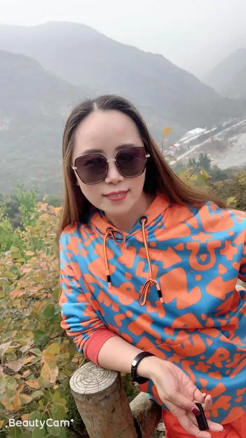 酷爱自拍的我来一组我自己的美拍,可真是一路走来一路拍