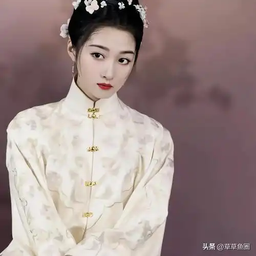 关晓彤春晚图片