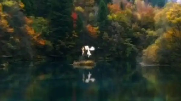 九寨沟强震火花海毁了!《神雕》湛蓝湖景变白灰泥土