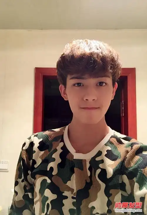 帅哥宋威龙写真 小清新帅哥短发碎发最可爱(11)