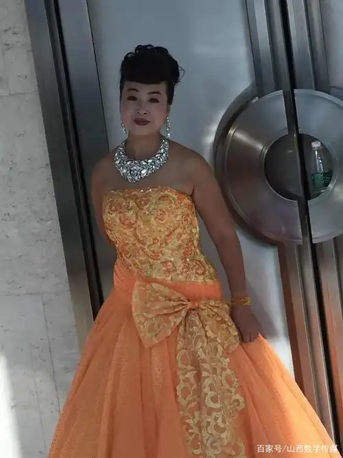 民间二人台表演艺术家余秀琴走进山西百姓大舞台