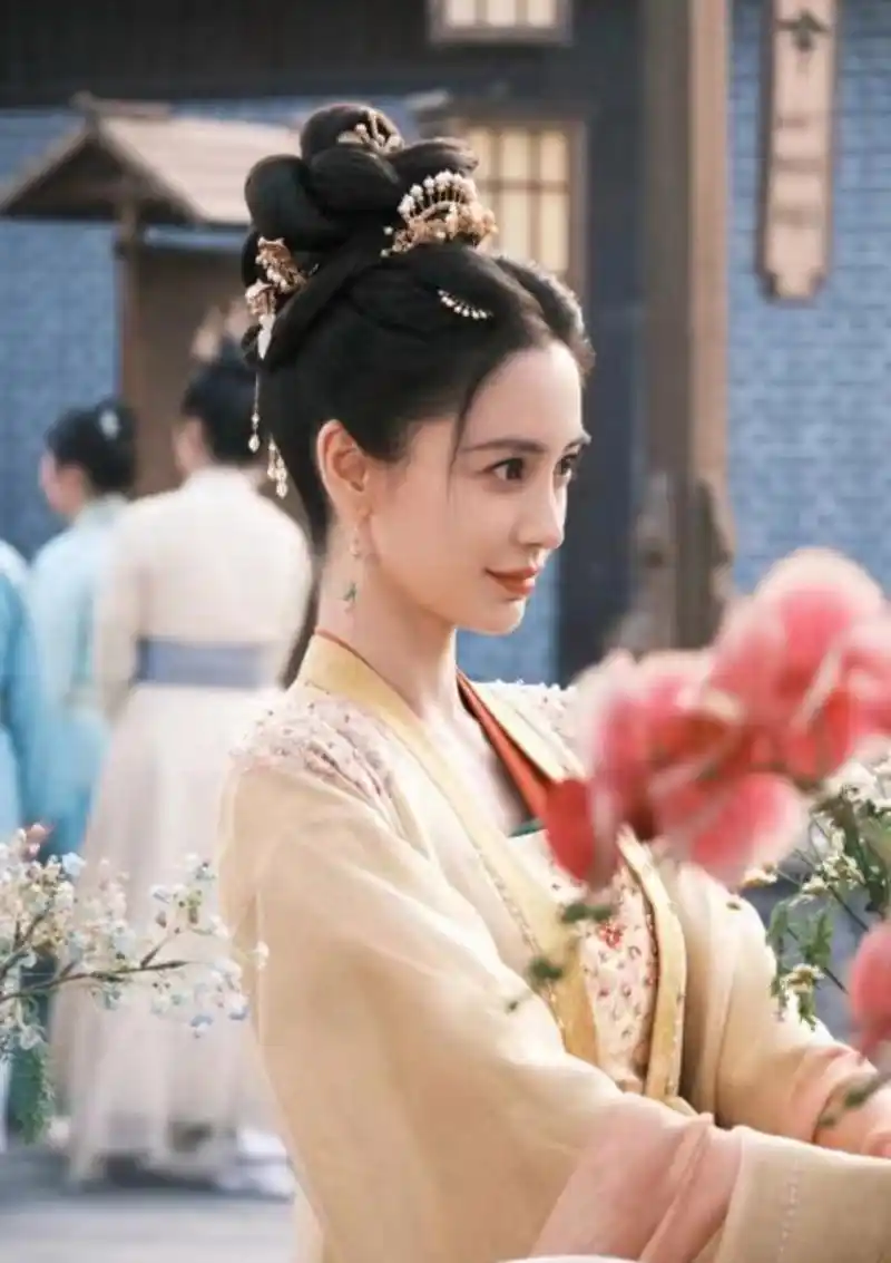 杨颖主演古装剧《相思令》杀青,网友期待剧集上线