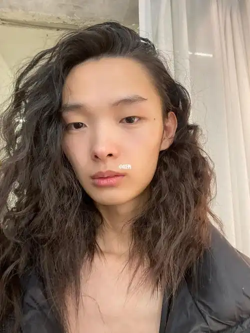 抽烟喝酒烫头发