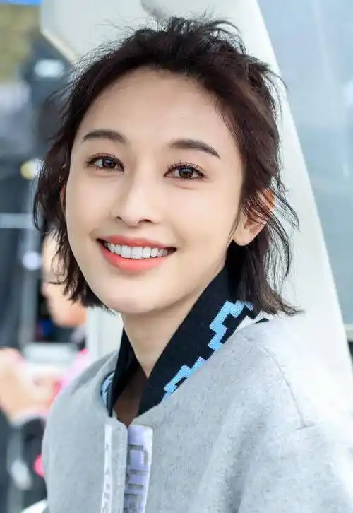 有媒体爆料是因为王阳明在与张俪恋爱时,脚踏两只船,多次与女星蔡诗芸