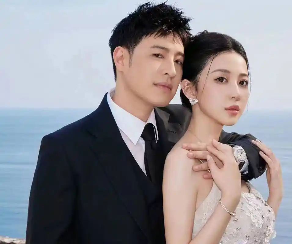 潘玮柏宣云婚礼公开多张现场照,新娘数次落泪,王力宏献唱送祝福_夫妻