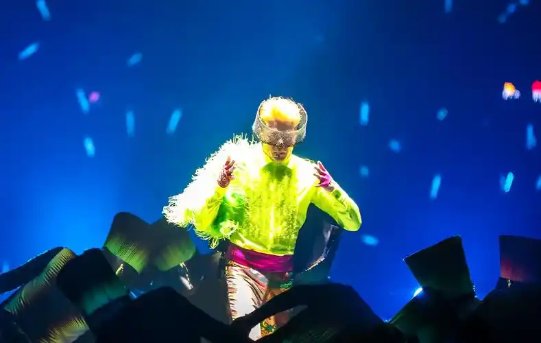 郭富城世界巡演广州站圆满落幕 百变舞台打造裸眼3d视听感受_演唱会