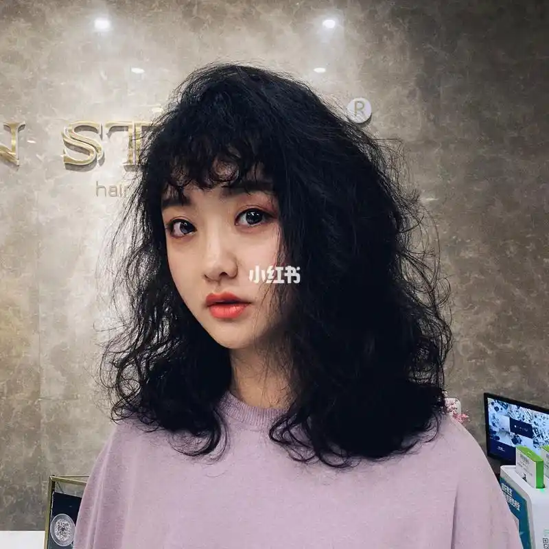 这款韩式泡面烫 泡面头发型.