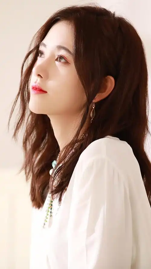 鞠婧祎仙气恬静高清手机壁纸