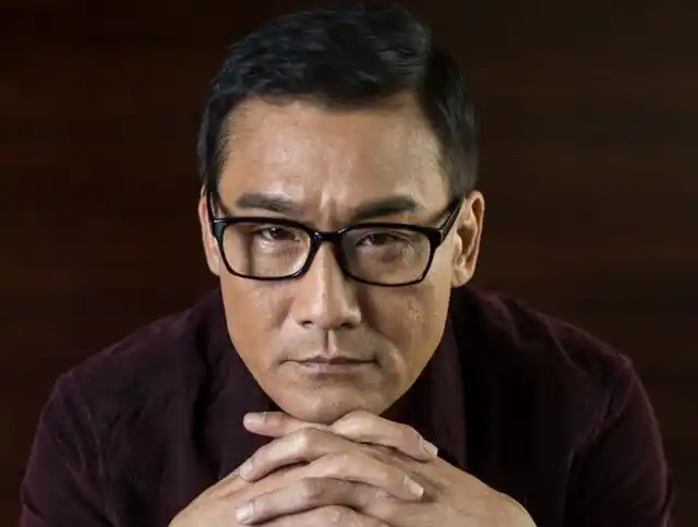 获得过多届金马金像奖的最佳男主角奖项,是妥妥的影帝老戏骨一枚,也是