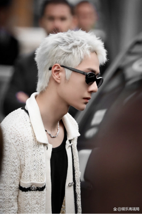 巴黎时装周王一博备受期待唐嫣刘诗诗状态回春刘雨昕高待遇