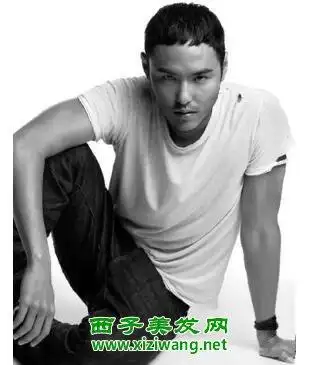 自然卷推寸头好看吗 自然卷发型如何扎好看