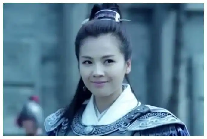 她哥哥和丈夫是三国五虎上将其中之二而她更是征战沙场的女将军